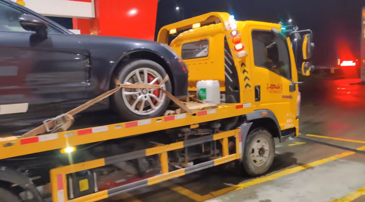 白银行车途中遇到突发状况该如何呼叫道路救援？
